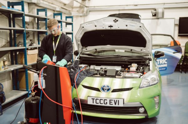 IMI Award in Automotive Refrigerant Handling – Level 3